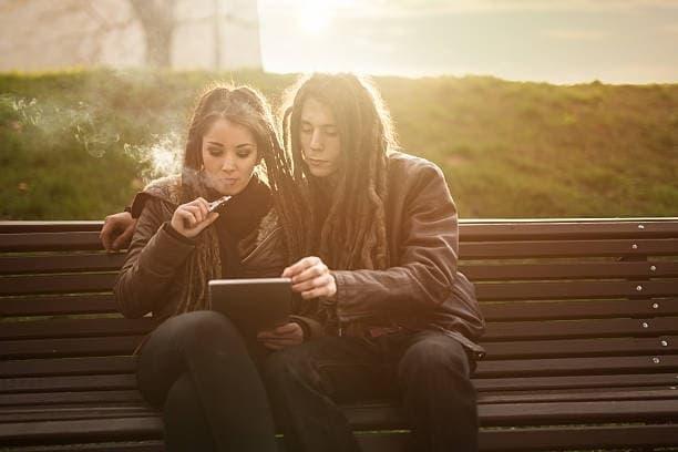 aio e papieros, kompletny przewodnik dla początkujących z wyborem, użytkowaniem i porównaniem aio i e papieros