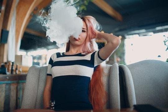 Przewodnik po e papierosy boxy 2025 — jak wybrać boxy i e papierosy najlepsze modele