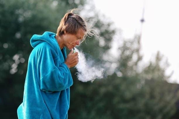 IBVape Shop nowy przewodnik e papieros a rzucanie palenia - jak działa, porady i opinie ekspertów