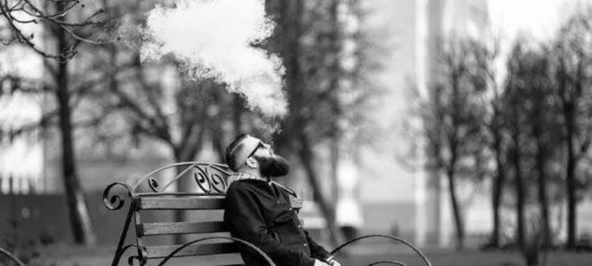 e-cigarettes i ajo e papieros moro nowoczesne spojrzenie na trendy oraz przyszłość alternatywnych rozwiązań palenia