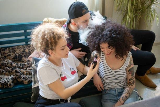 Baza nikotynowa w e-liquidach — kompletny przewodnik jak wybrać, rozcieńczyć i bezpiecznie stosować