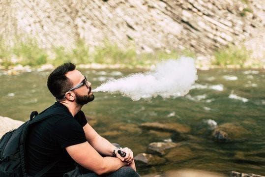 Jak wybrać papieros elektroniczny i idealny liquid izi pizi — poradnik dla początkujących