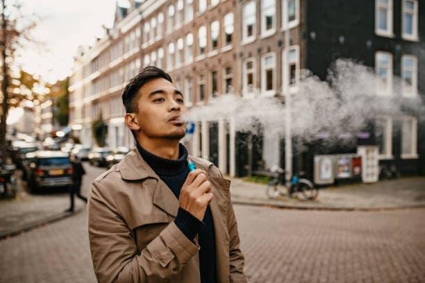 liquidy do e papierosów - praktyczny przewodnik po smakach, składzie i bezpieczeństwie 2025