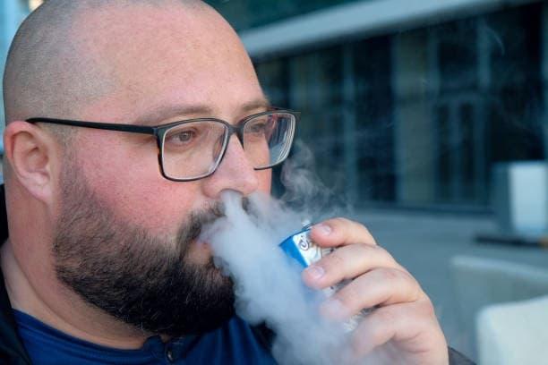 Nowe trendy e-zigaretten oraz pomysły na dobry smak menu przyciągający klientów