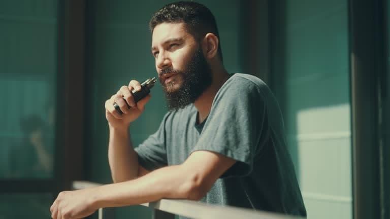 Przewodnik 2025 akcyza na e papierosy – nowe stawki, obowiązki dla sprzedawców i użytkowników